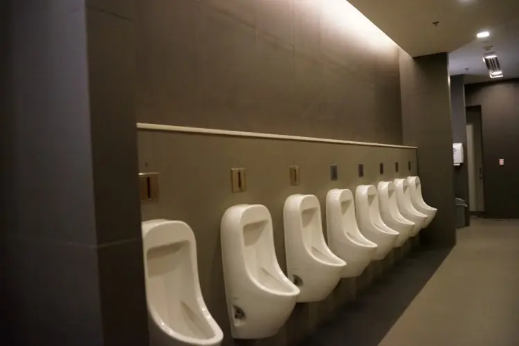 Non-functioning men's urinal