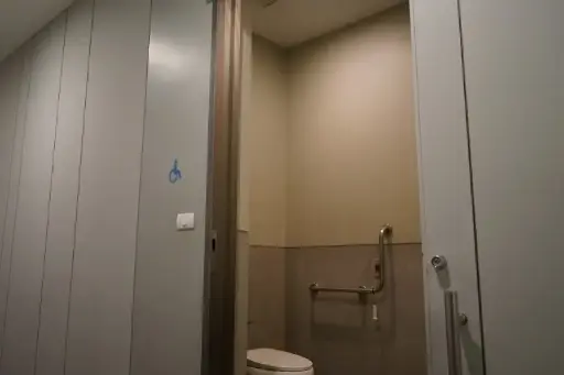 [CASE000123] Damaged door in the disability restroom